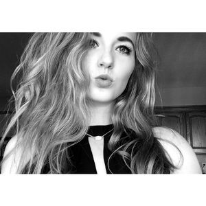 Meet your Posher, Olivia