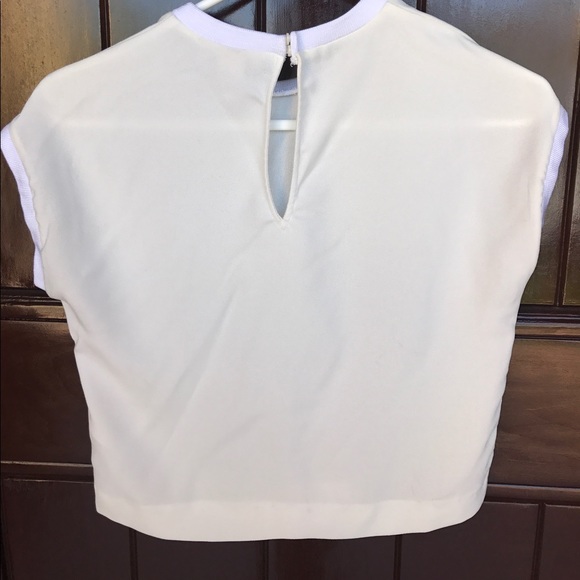 High collar white crop top - Picture 2 of 3