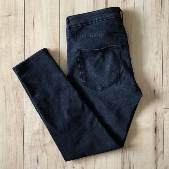 Low Rise Black Faded Cropped Stretch Jeans! - Picture 1 of 7