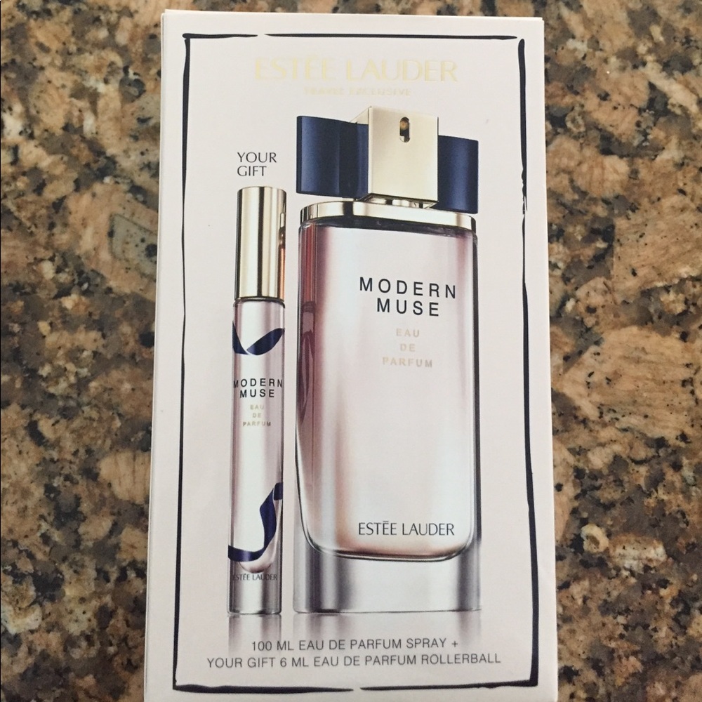 Estée Lauder Modern Muse travel exclusive set