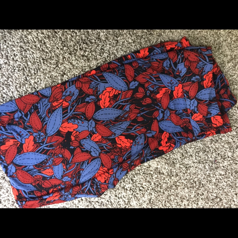 New never worn Lularoe TC leggings