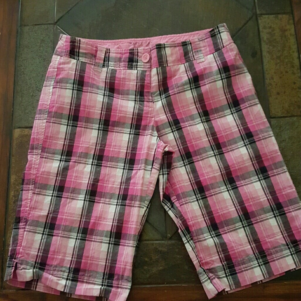Ladies Shorts - Picture 2 of 3