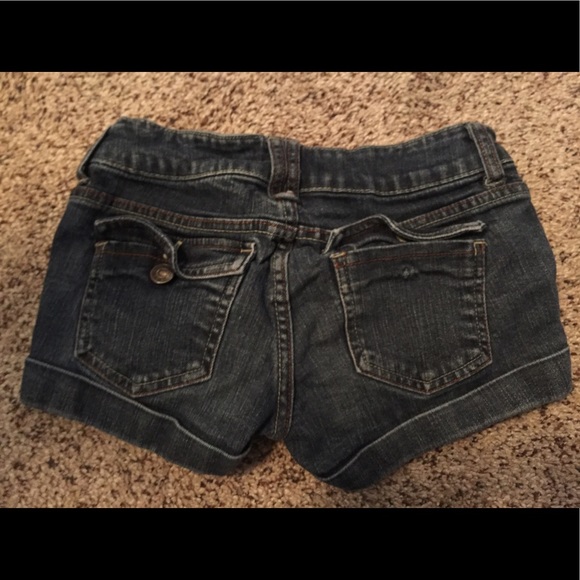 Denim shorts - Picture 2 of 3