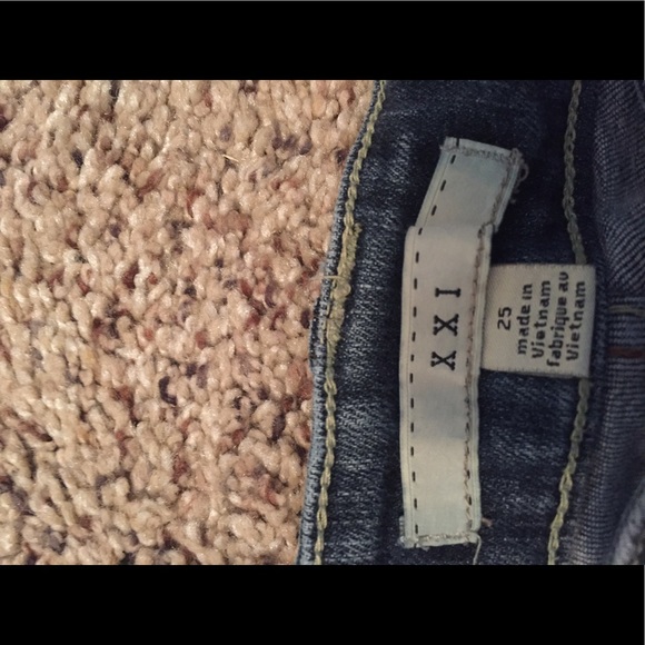 Denim shorts - Picture 3 of 3