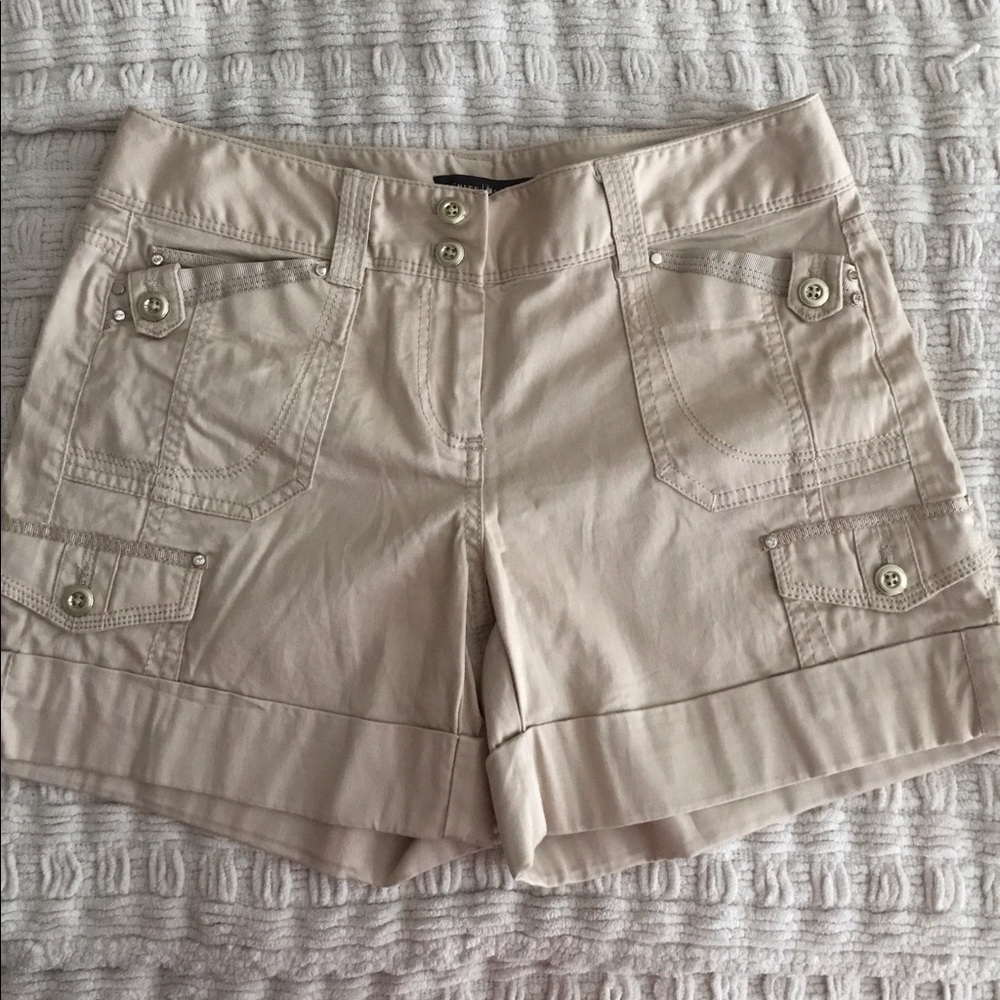 NWTWHITE HOUSE BLACK MARKET Shorts