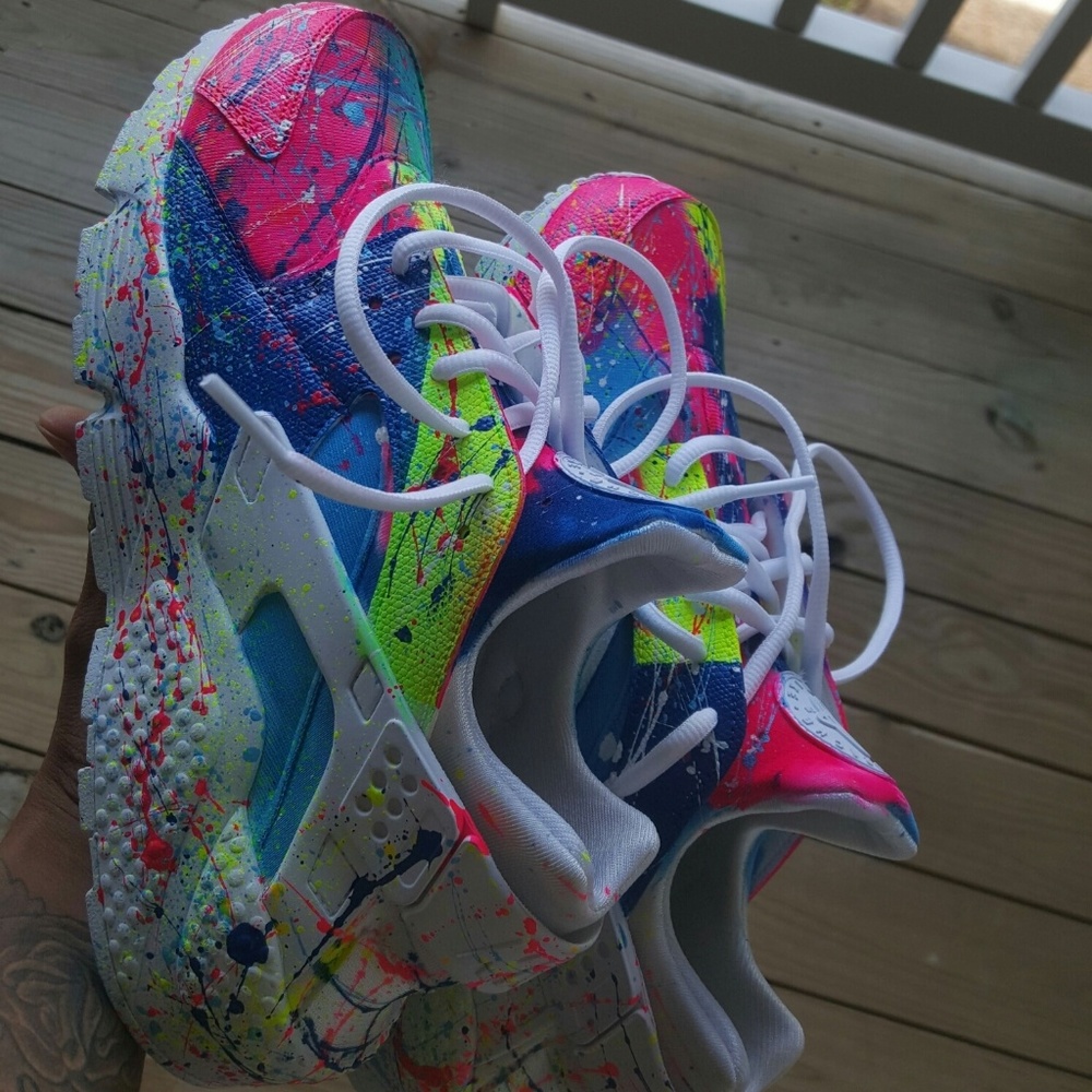 nike handpainted huaraches
