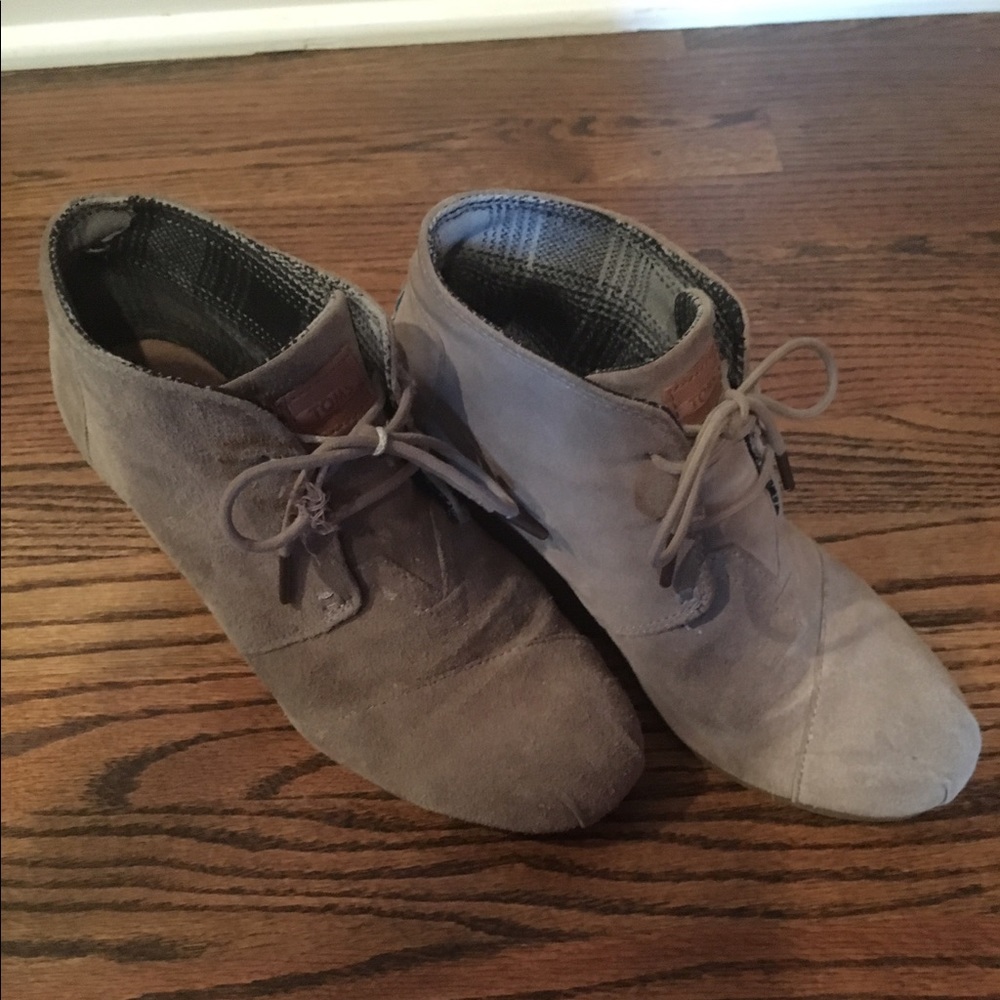 Toms desert wedge taupe suede