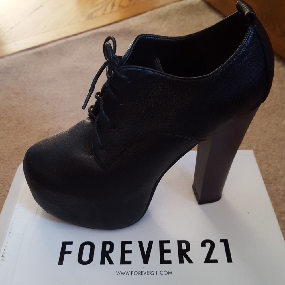 FOREVER 21 Black Faux Leather Platform Booties