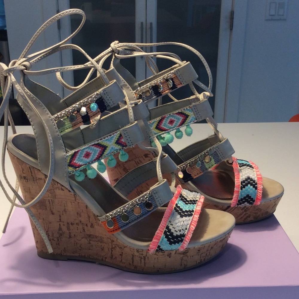 Steve Madden Indiie Wedges