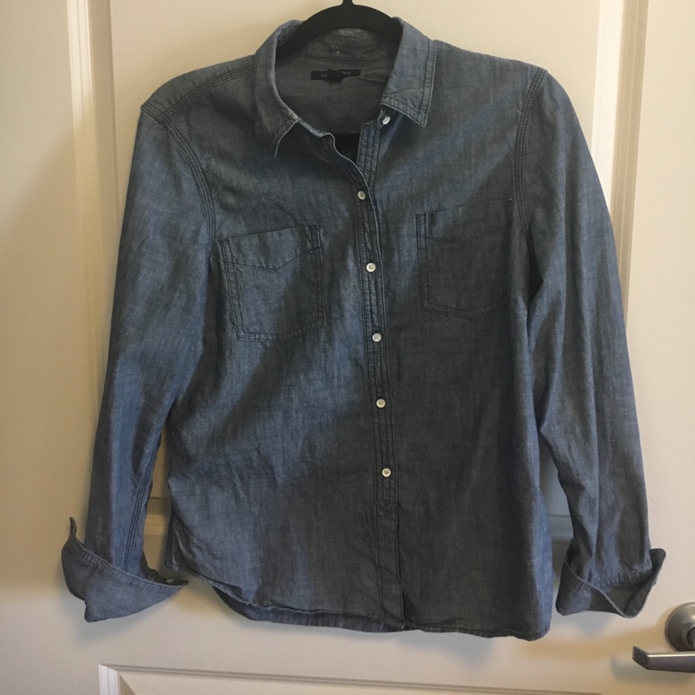 Fitted denim shirt