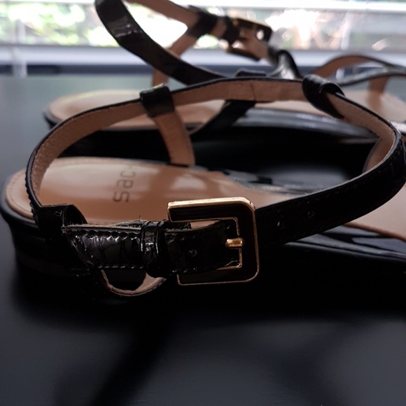 Sandals - Picture 2 of 4