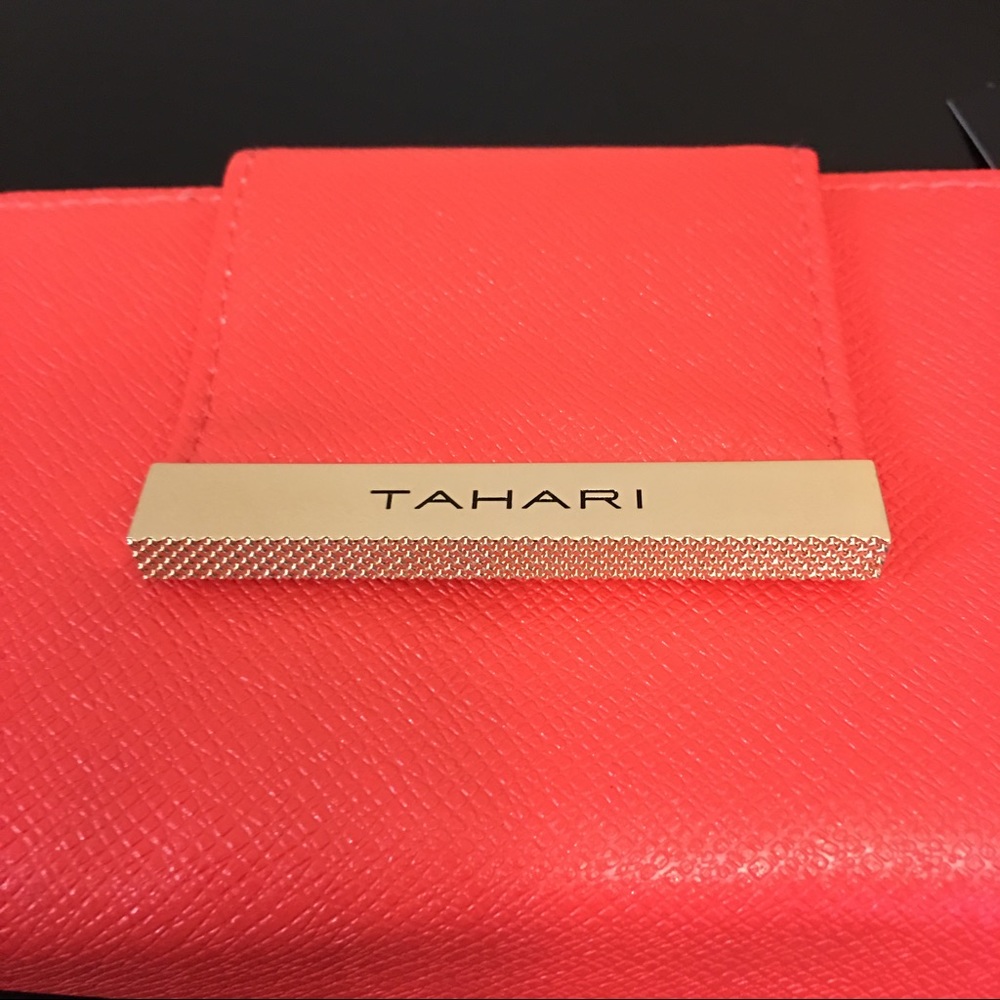 Tahari Wallet