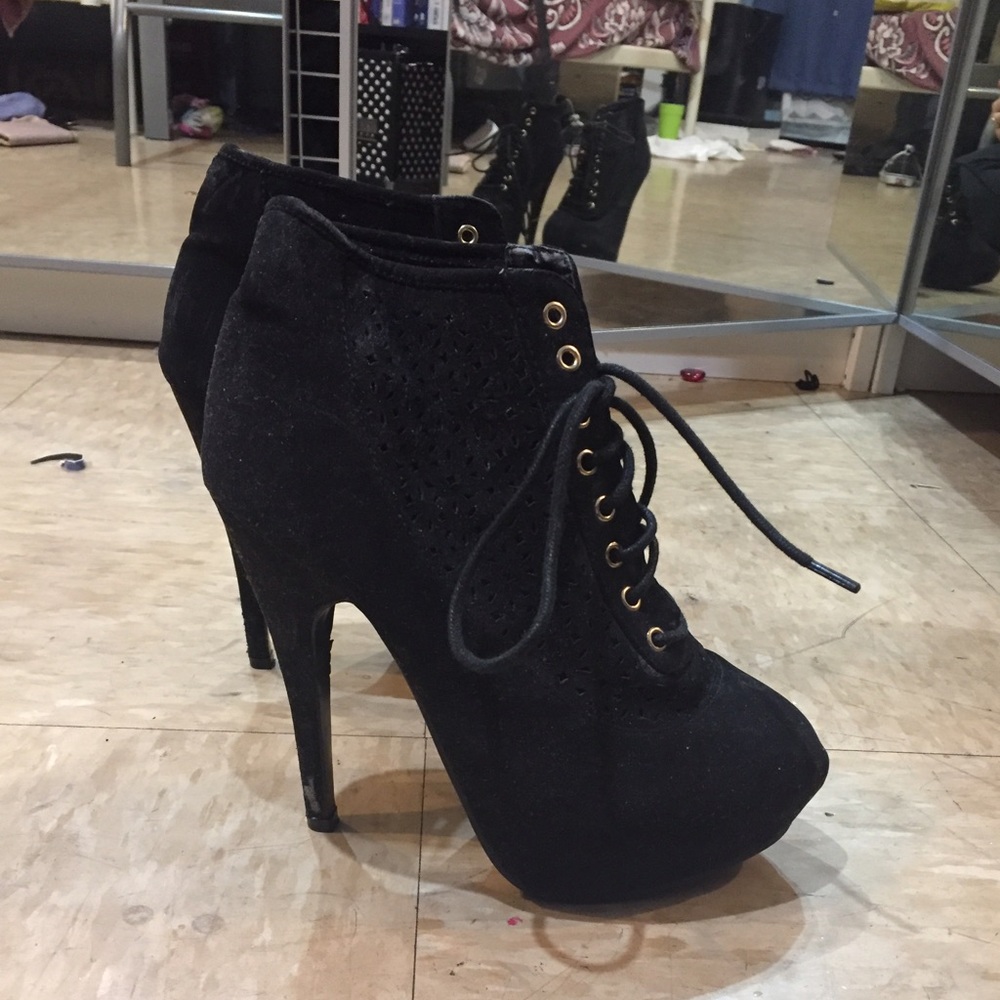 Bootie pumps