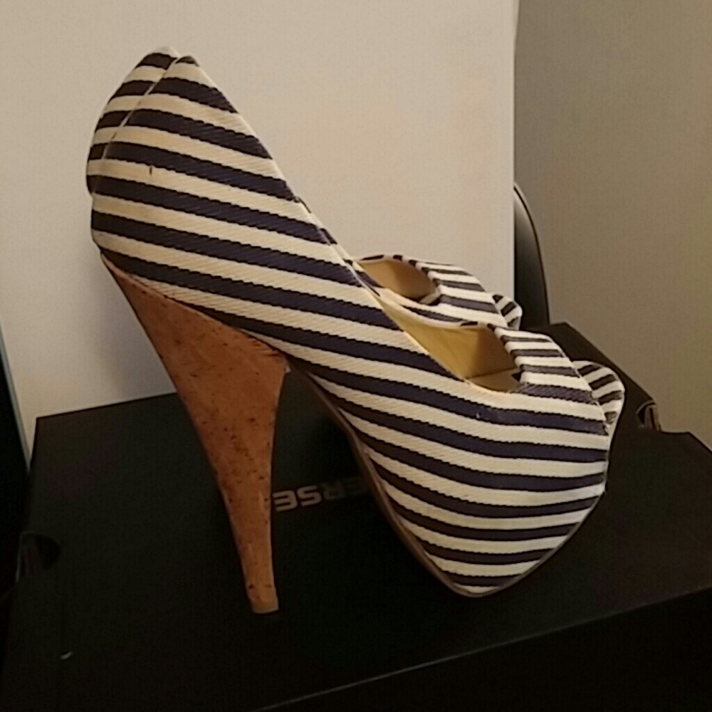 Strip Heels - Picture 2 of 4