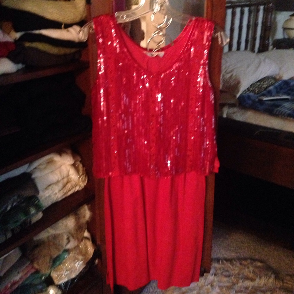 Beautiful red sequin and bead top & matching skirt cocktail reunion party dress!