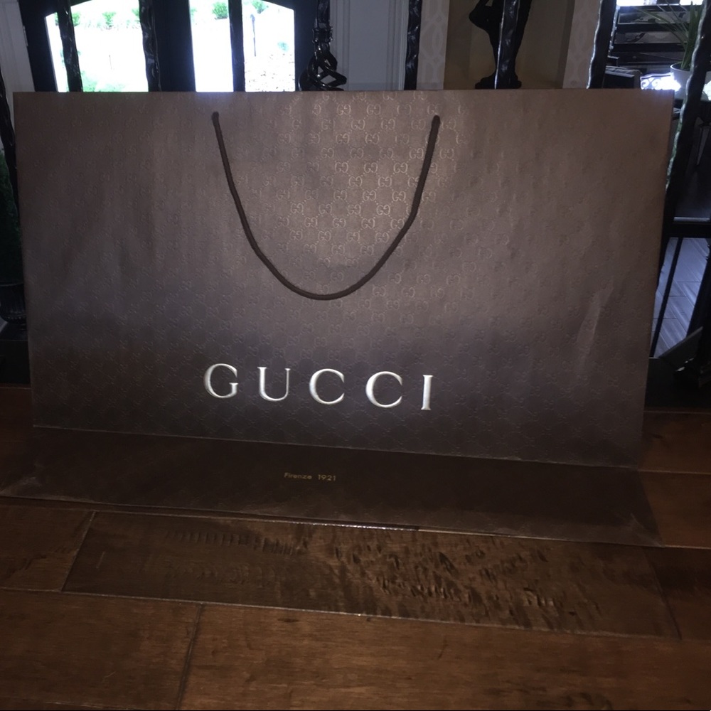 GUCCI shopping bag for sale!