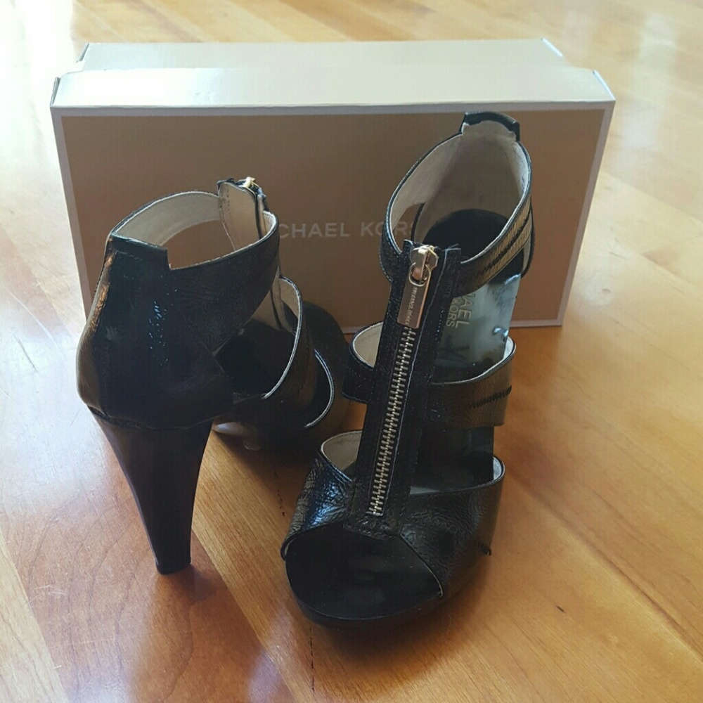 Micheal Kors black patent leather gladiator heels