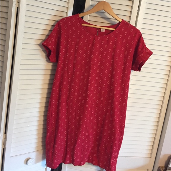 Red Dress - Picture 2 of 4