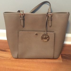 Michael Kors Jet Set Travel Large Leather Tote