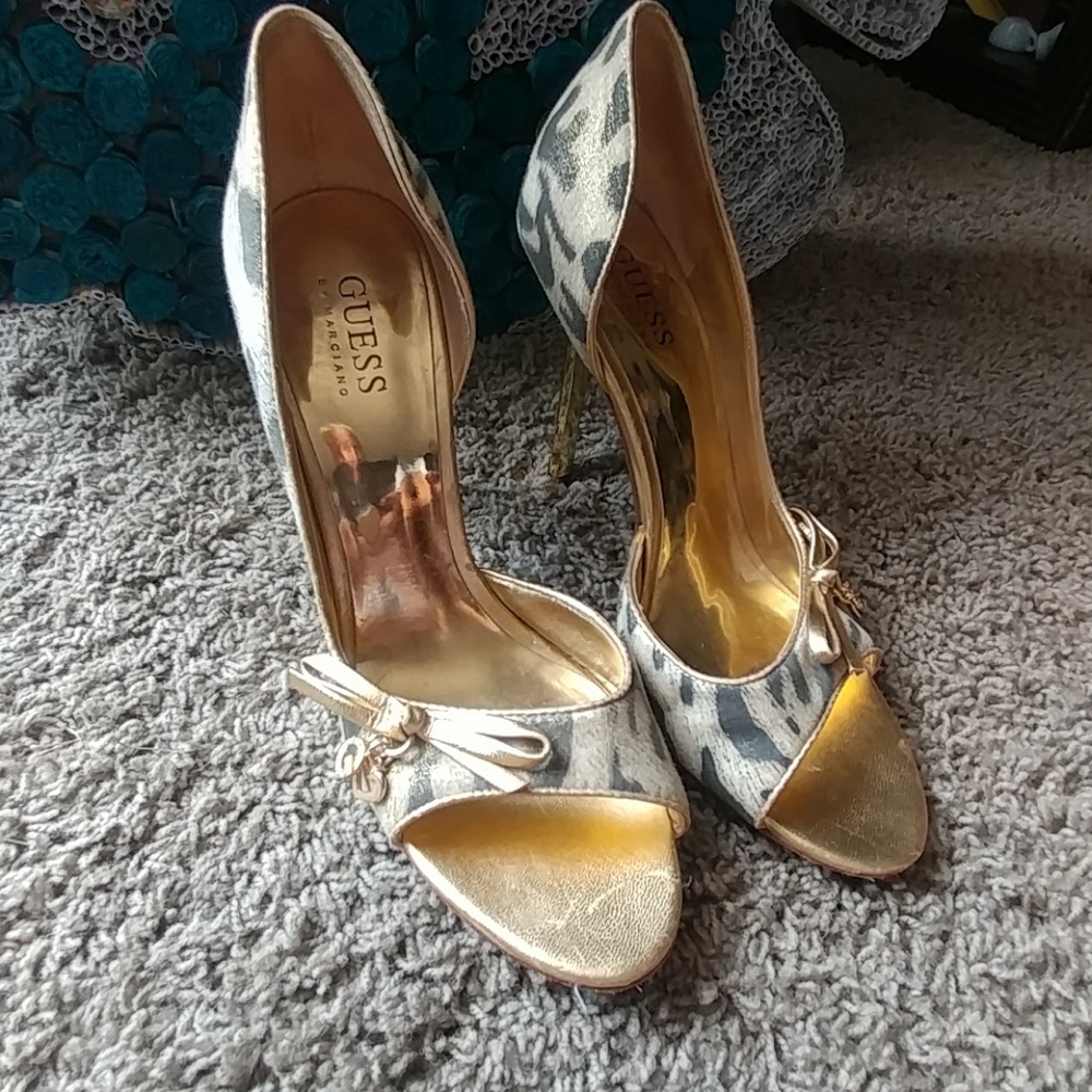 Guess - Picture 2 of 5