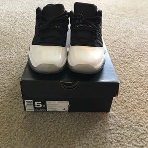 Air Jordan Low Retro 11's