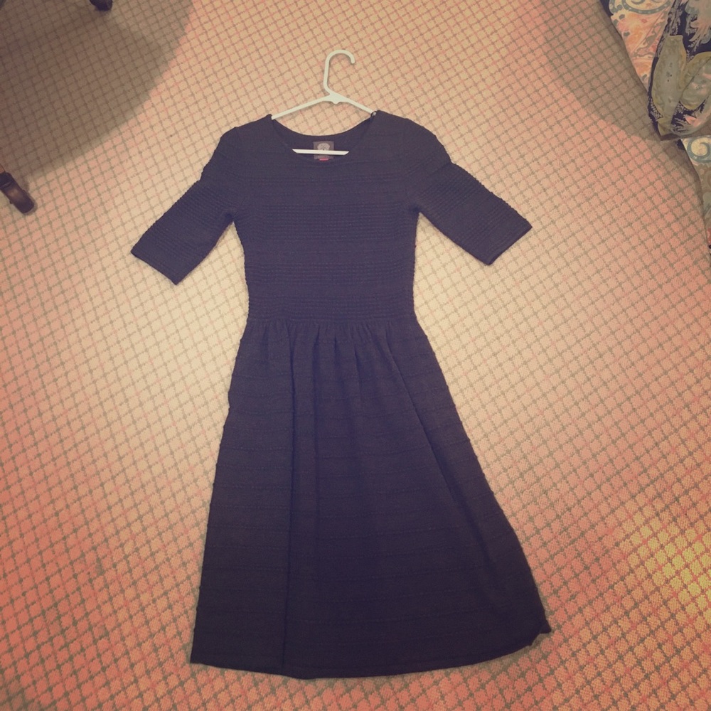 Dark Grey Quarter-Sleeve Dress