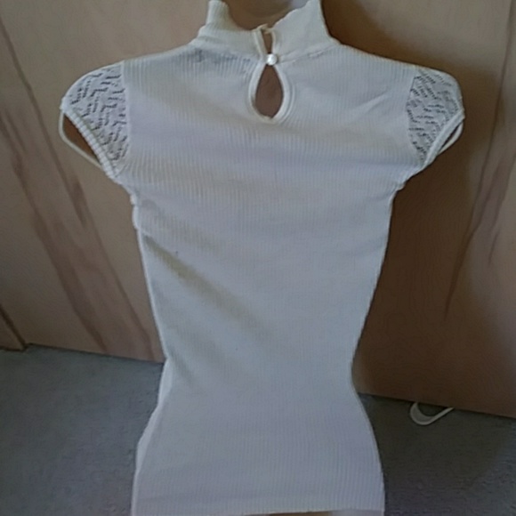 Beautiful Detailed Top by Rampage - Picture 4 of 4