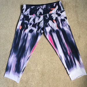 Lululemon mirage crops 8