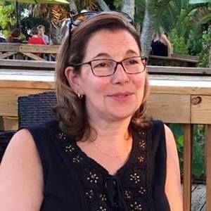 Meet your Posher, Leslie