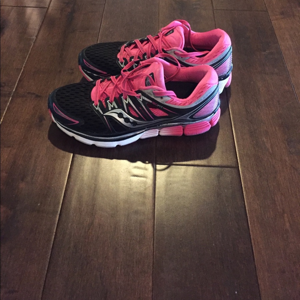 SAUCONY tennis shoes!