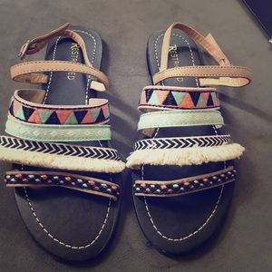 Very cute sandals! Size 7.5