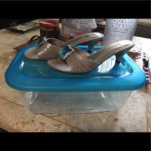Lindsay Phillips Kitten Heels switch flops