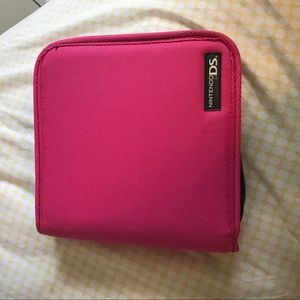 Nintendo carrying case with 27 game card slots