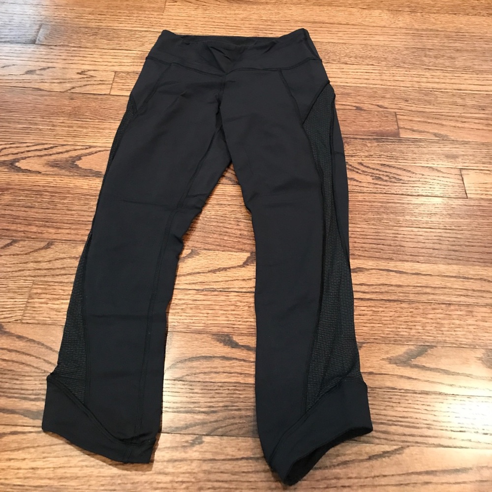 Lululemon leggings. Black. Beautiful side details