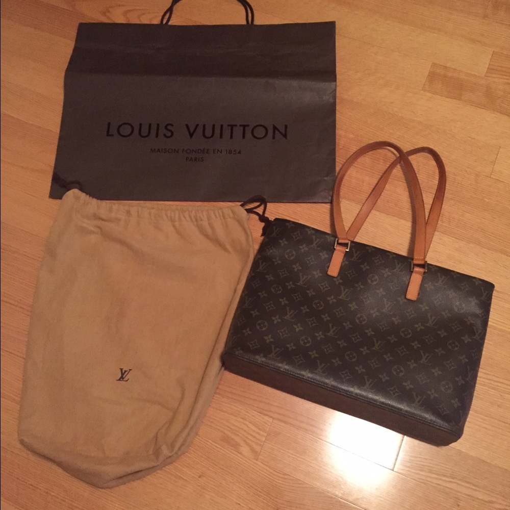 🛑SOLD🛑Authentic Louis Vuitton Monogram  tote.
