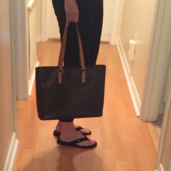 🛑SOLD🛑Authentic Louis Vuitton Monogram tote. - Picture 7 of 8