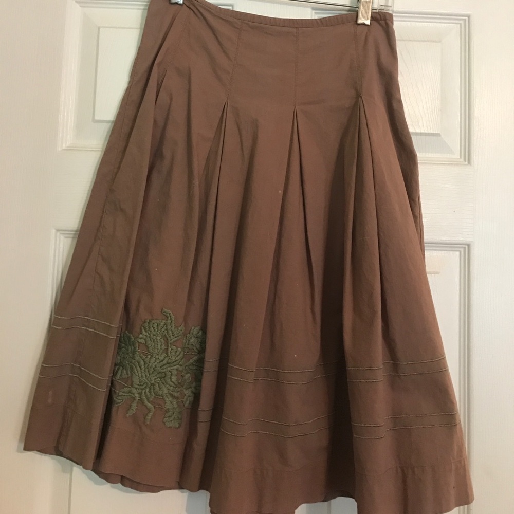 Brown skirt with embroidery. Size 4
