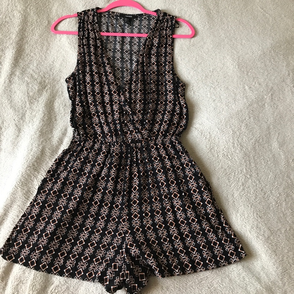 Never worn Forever 21 Romper 💕💕💕💘