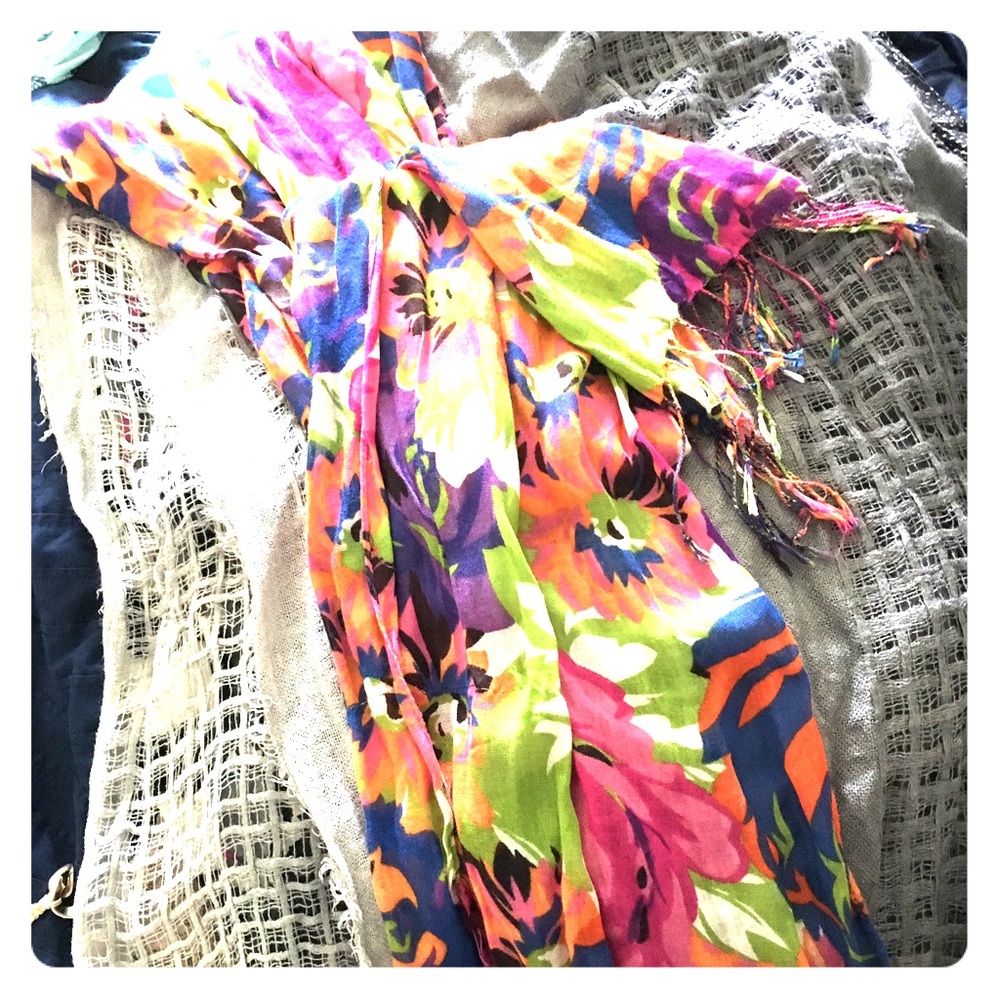 Crazy tropical scarf