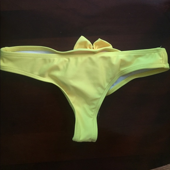 Yellow Brazilian bikini bottoms - Picture 2 of 2