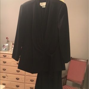 SL Boutique black dressy pant suit