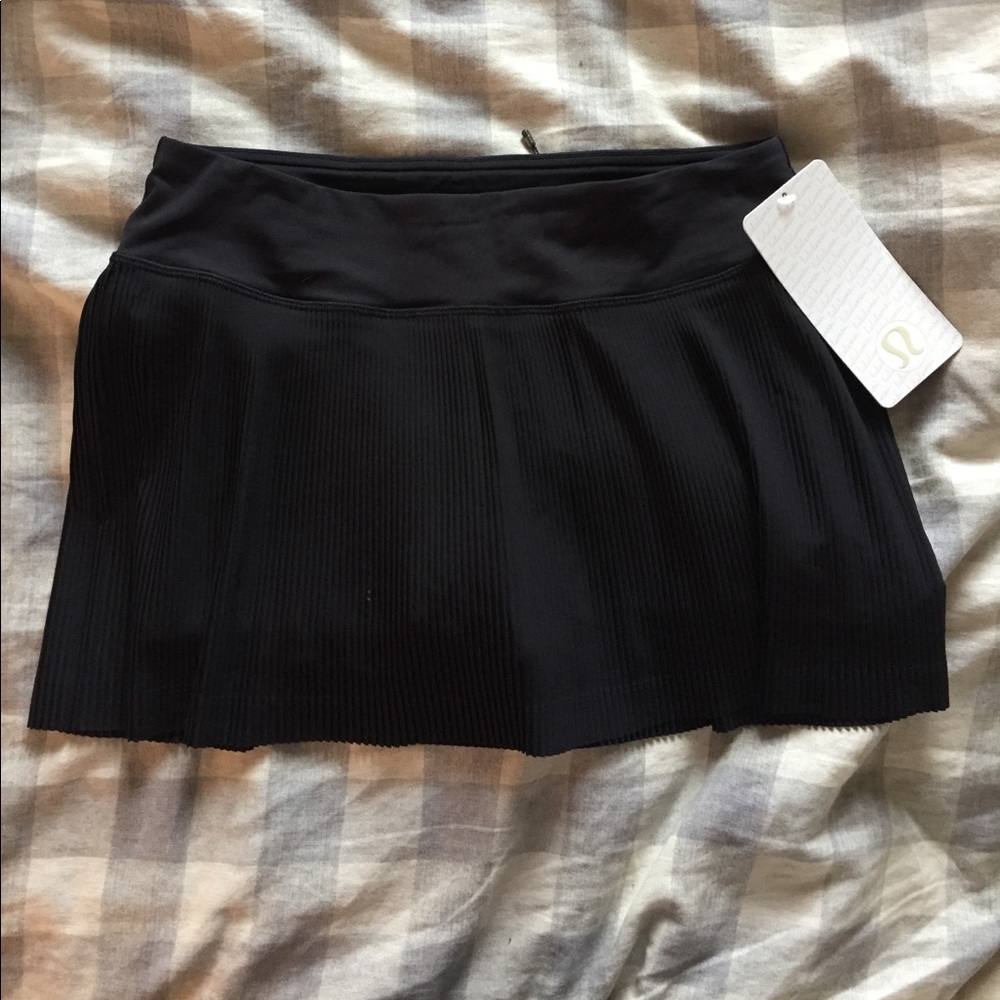 lululemon pleated tennis or running skirt - Size 6