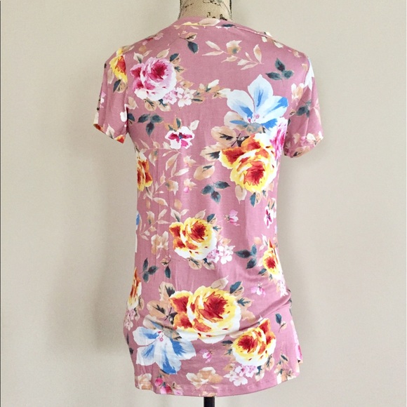 🔥LAST 1! 🇺🇸 Floral front twist top - Picture 3 of 5