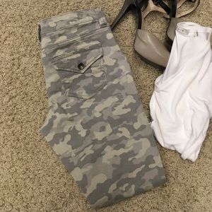 GAP Khakis Camo Stretch Cargo Pants