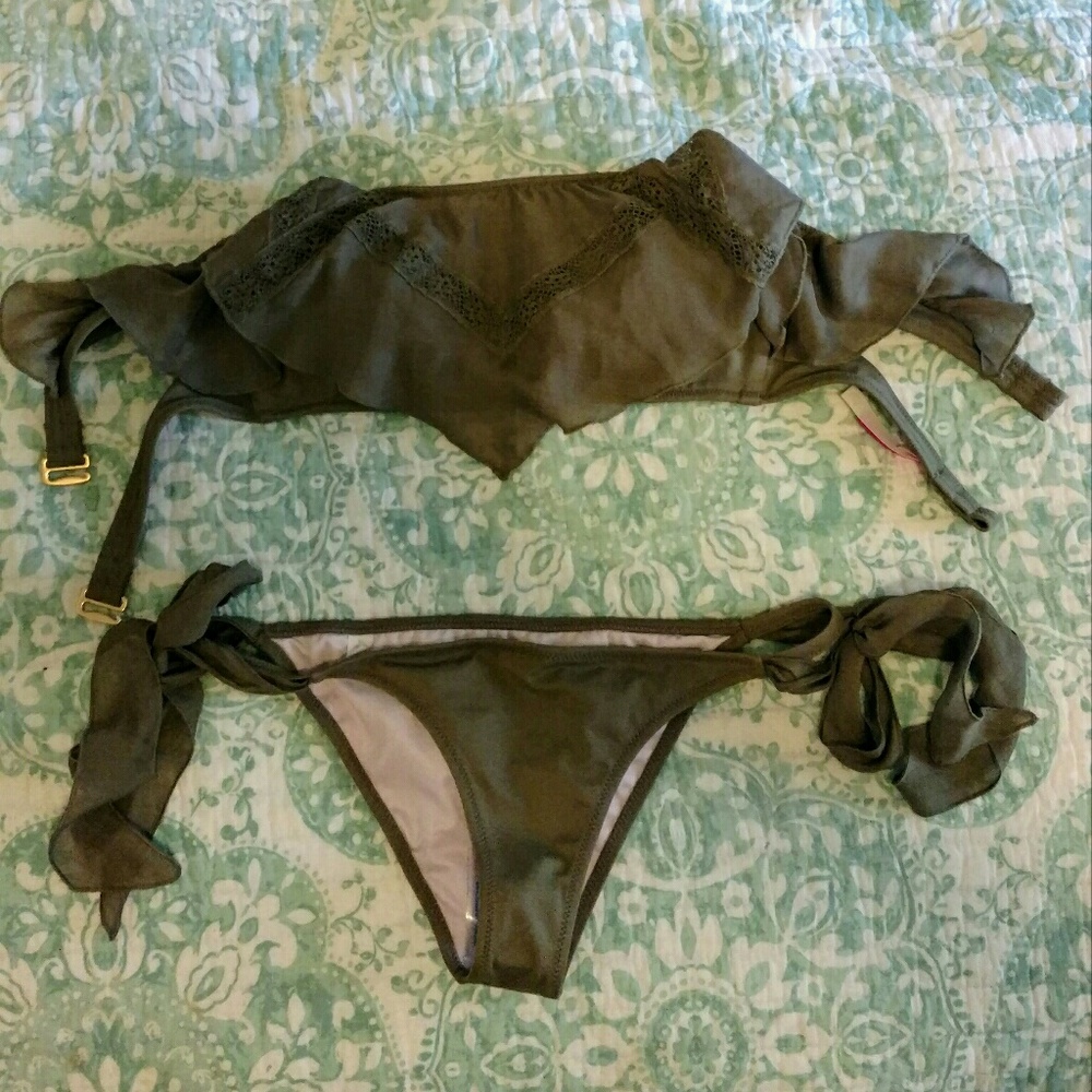 VICTORIA'S SECRET Strapless Flounce Top Bikini