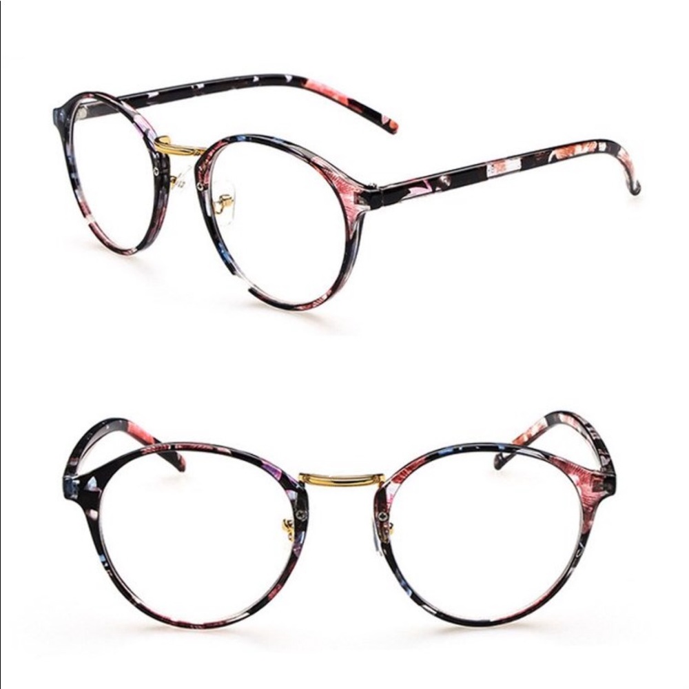 Trendy oversized glasses