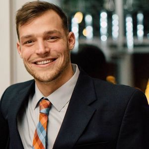 Meet your Posher, Max