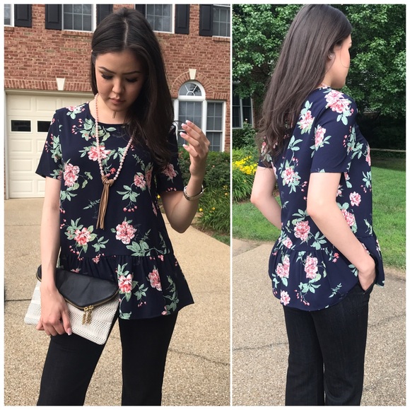 ❗️CLOSING SALE❗️Navy Floral Bubble Hem Top - Picture 2 of 3