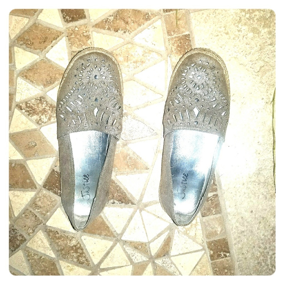 Justice slip on canvas  and rafia shoes