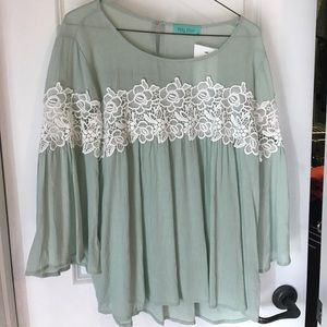 Filly flair medium top